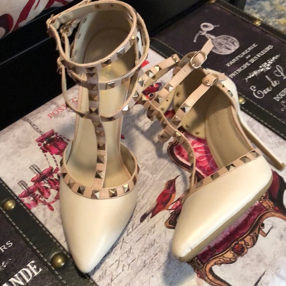 ❌SOLD❌ Sexy Studded T-Straps Stiletto High Heel - Picture 2 of 6